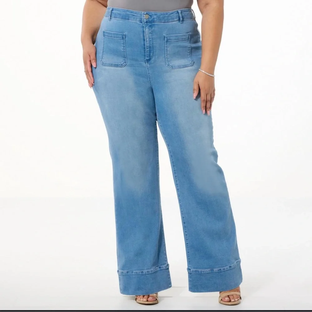 Wide Leg High Waist Loose Fit with Patch Pocket Flared Light Blue Jeans